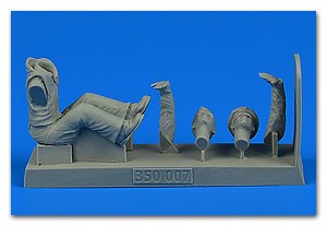 Aerobonus 350007 1/35 WWII German Submarine Kriegsmarine Sailor #4 (Sitting, Arm
