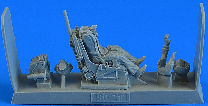 Aerobonus 480211 1/48 Su27 Flanker Early/Late Version Soviet Fighter Pilot w/Eje