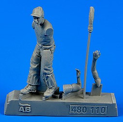 Aerobonus 480110 1/48 WWII US Army Aircraft Mechanic Pacific Theatre (Standing w