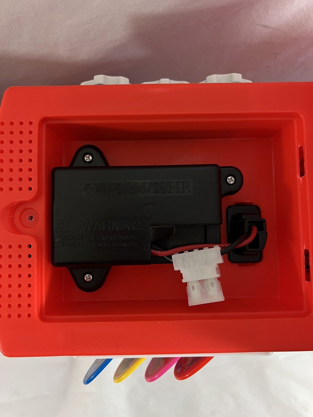 Magical Minnie Mouse Train Set with Tracks and Caboose - Powered by 6-Volt Battery