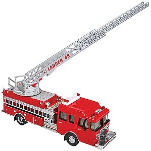 Walthers SceneMaster 949-13801 HO Scale Heavy-Duty Fire Department Ladder Truck - Golden Apple Comics