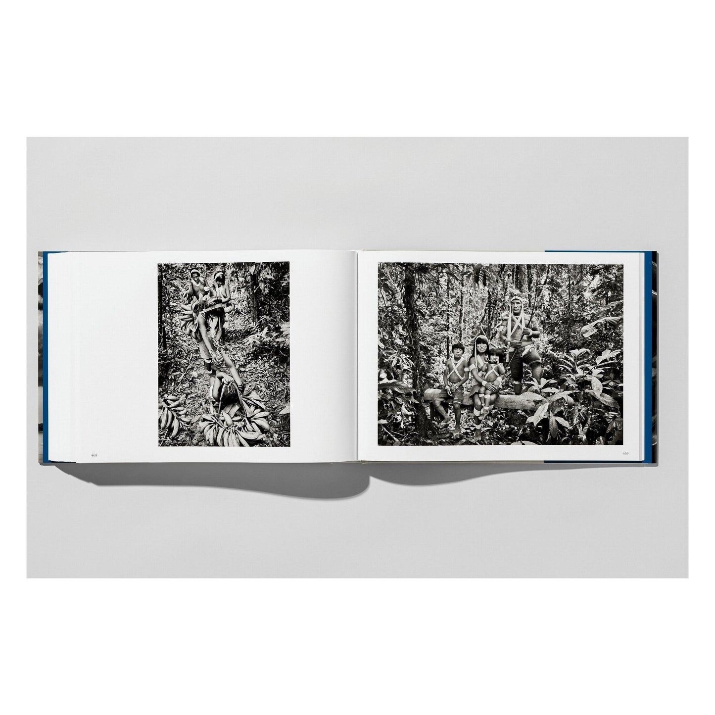 Sebastião Salgado. Amazônia (English)