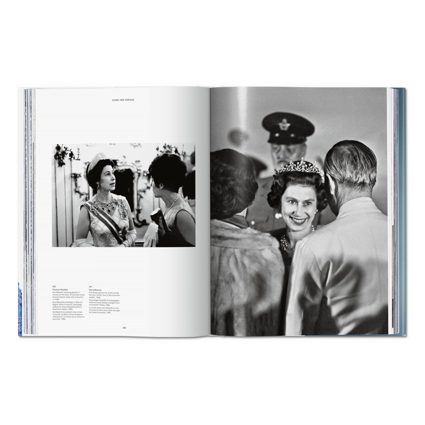 Her Majesty. A Photographic History 1926–2022 (German, French, English)