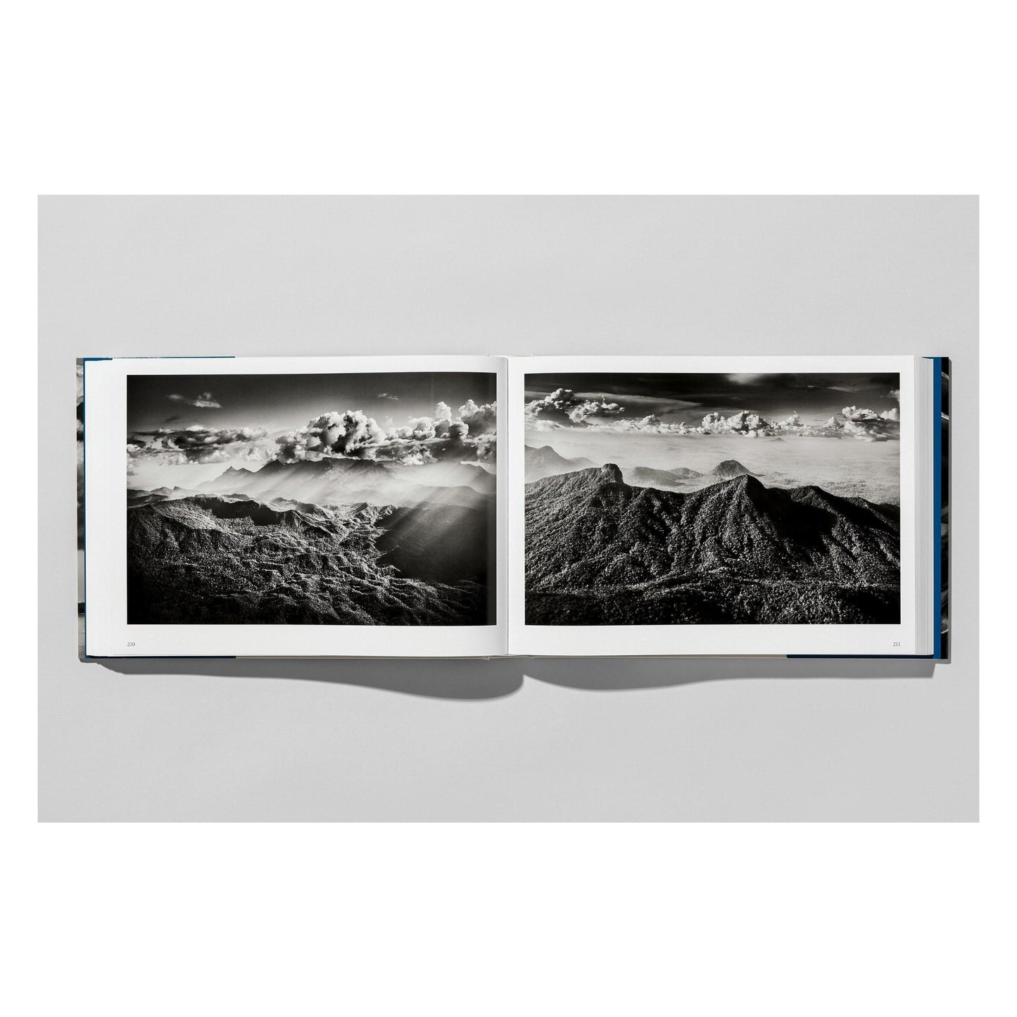 Sebastião Salgado. Amazônia (English)