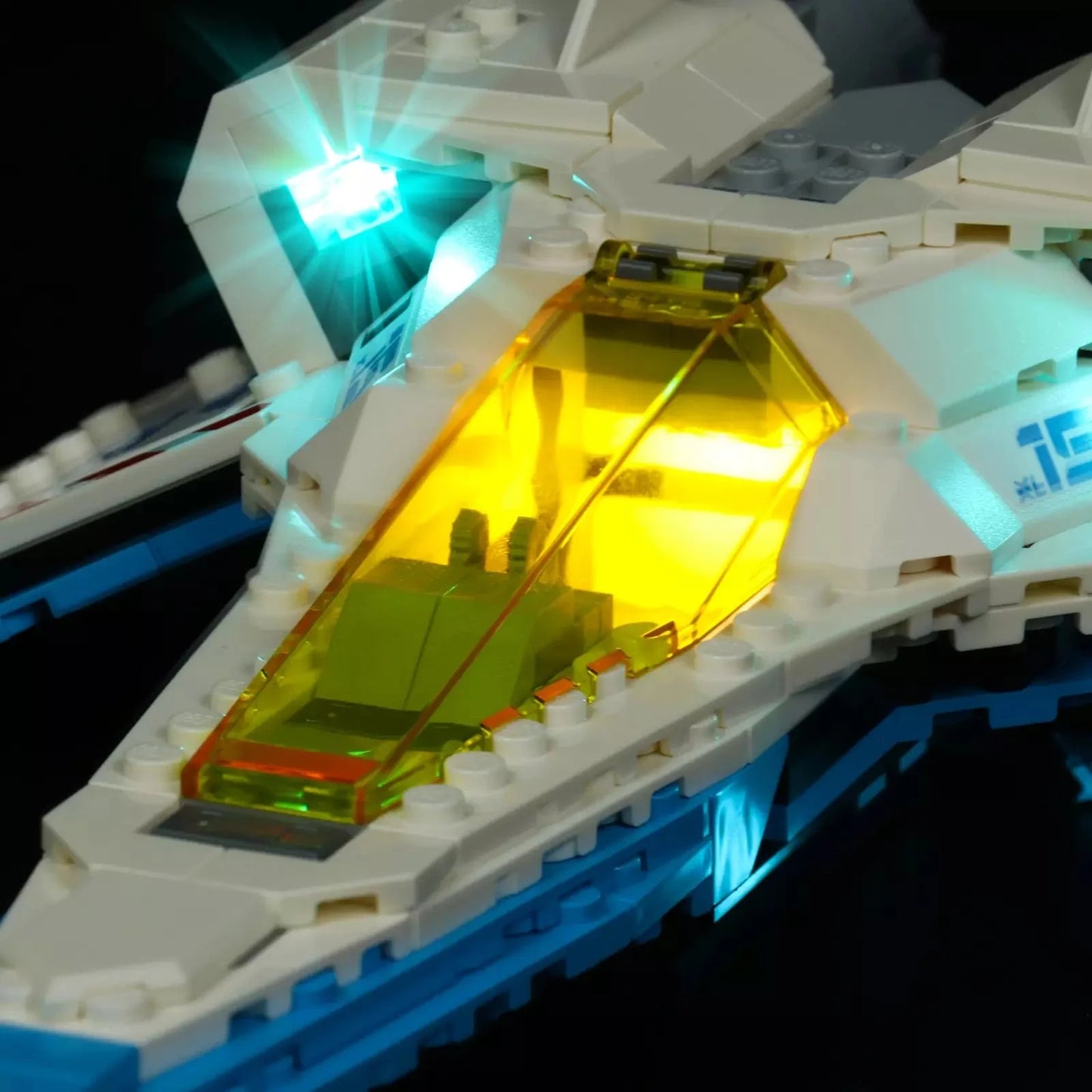 Light Kit for XL-15 Spaceship #76832 - Golden Apple Comics