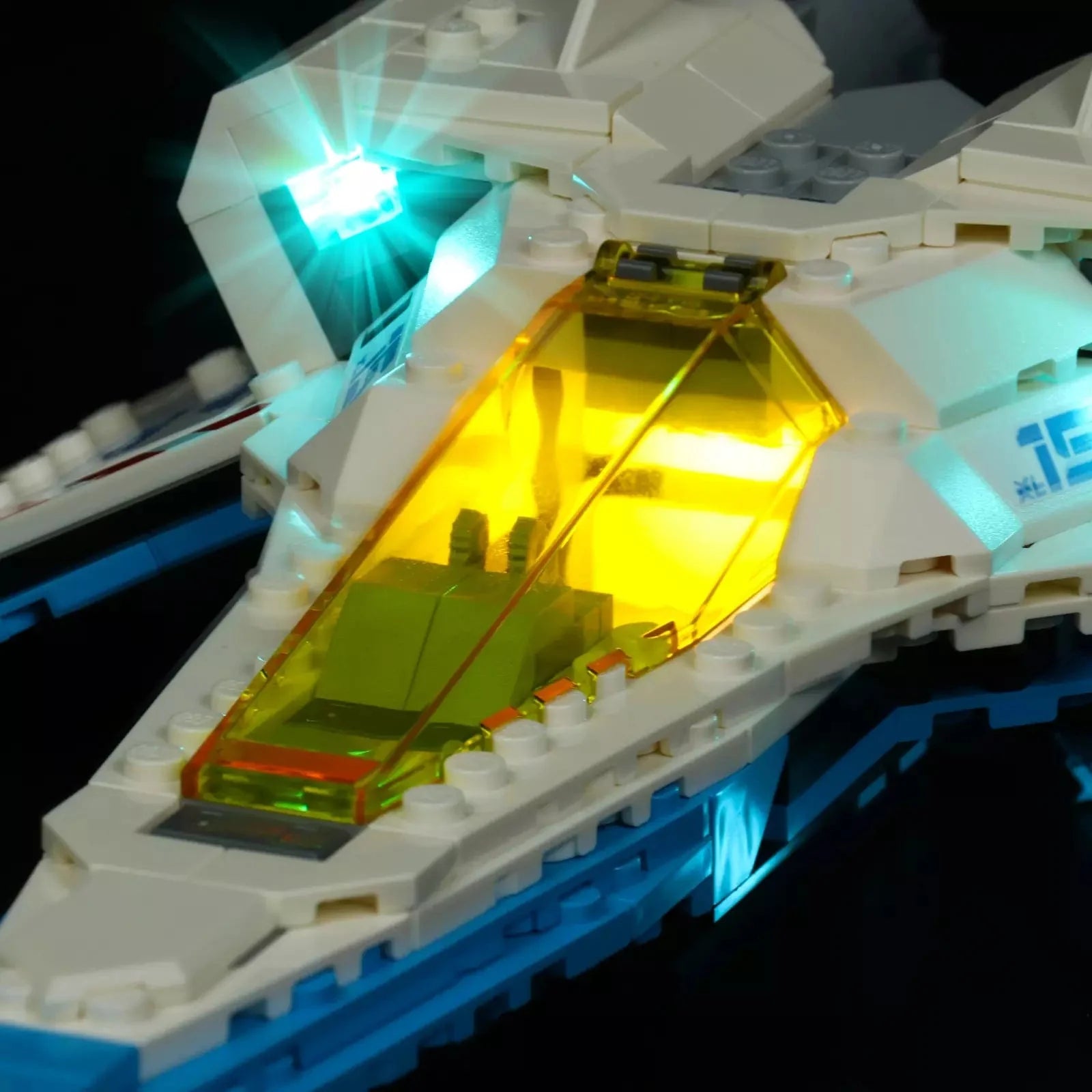 Light Kit for XL-15 Spaceship #76832 - Golden Apple Comics