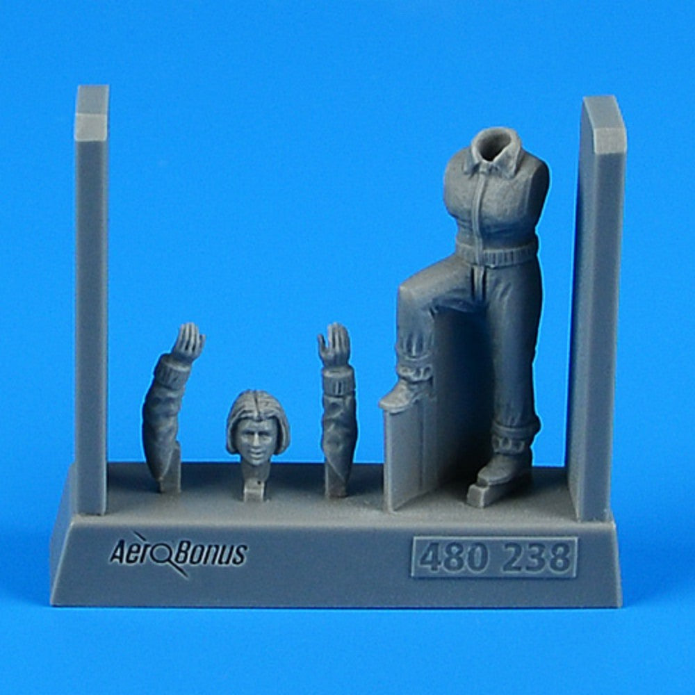 Aerobonus 480238 1/48 Russian Female Aerobatic Pilot