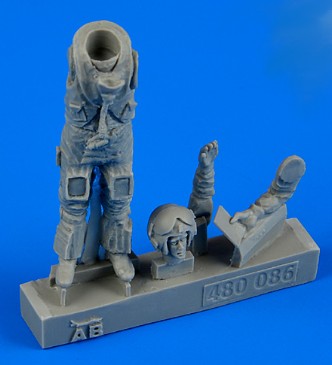 Aerobonus 480086 1/48 British Sea Harrier Pilot Falklands War 1982 (Standing)