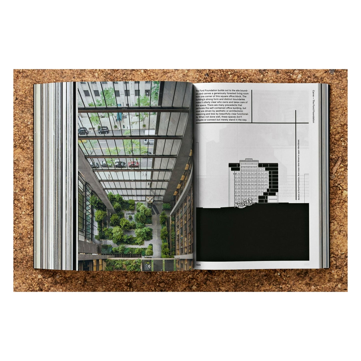 Bjarne Mastenbroek. Dig it! Building Bound to the Ground (English)