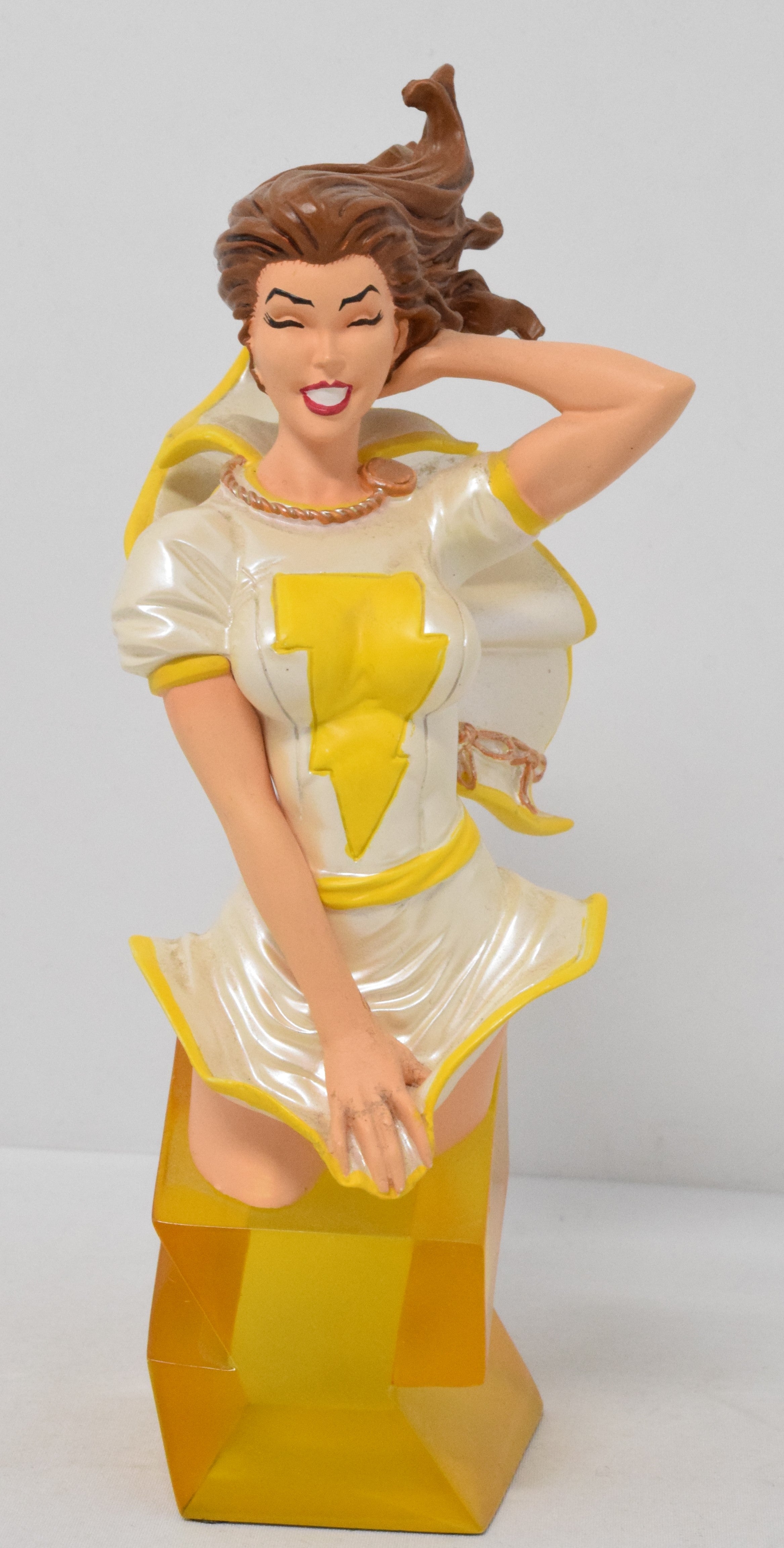 Shazam Mary Women Of DC Direct Universe Bust Statue Terry Dodson