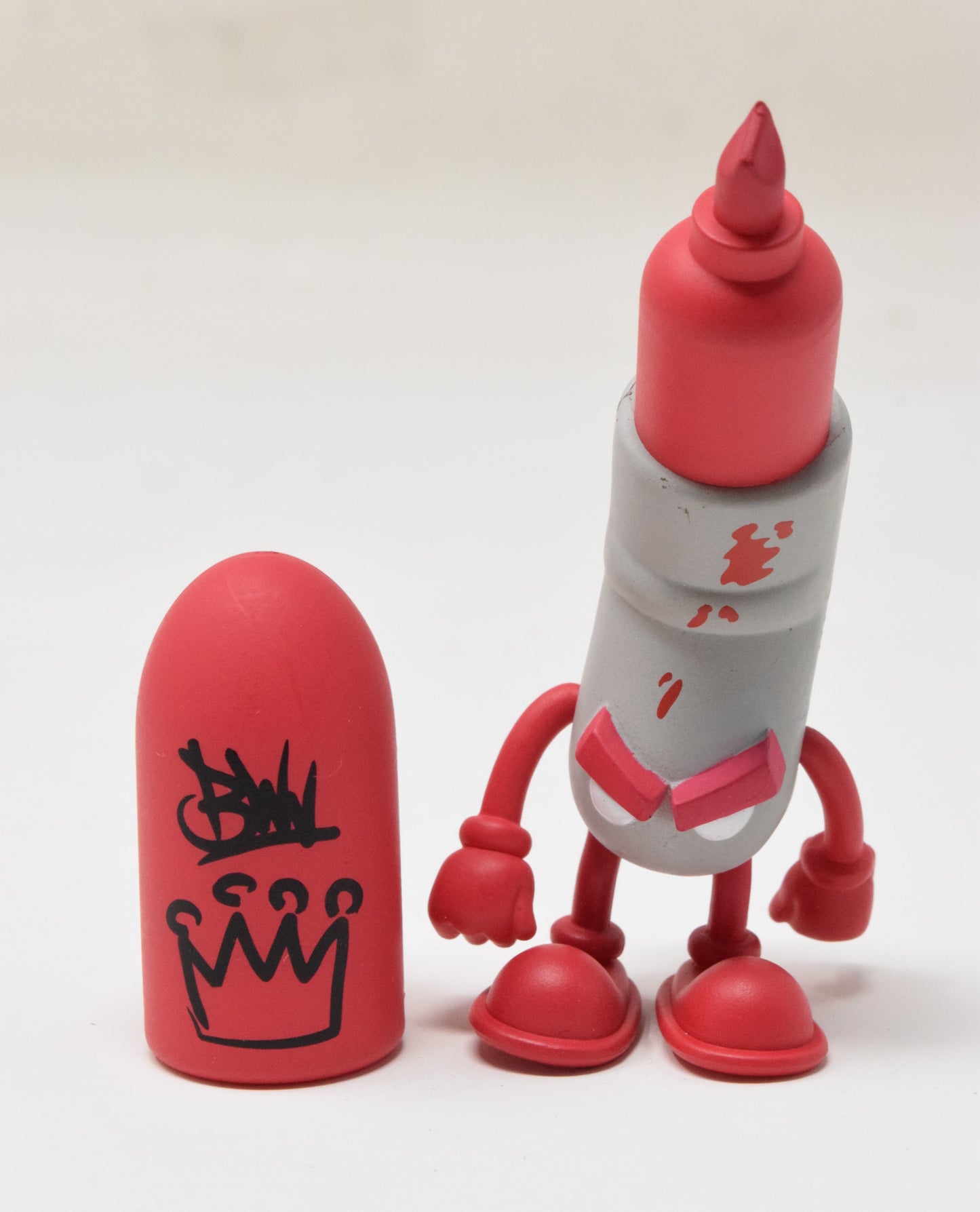 Kidrobot Bentworld Vandals Mad Mr Chisel Used Vinyl Figure Spray Paint