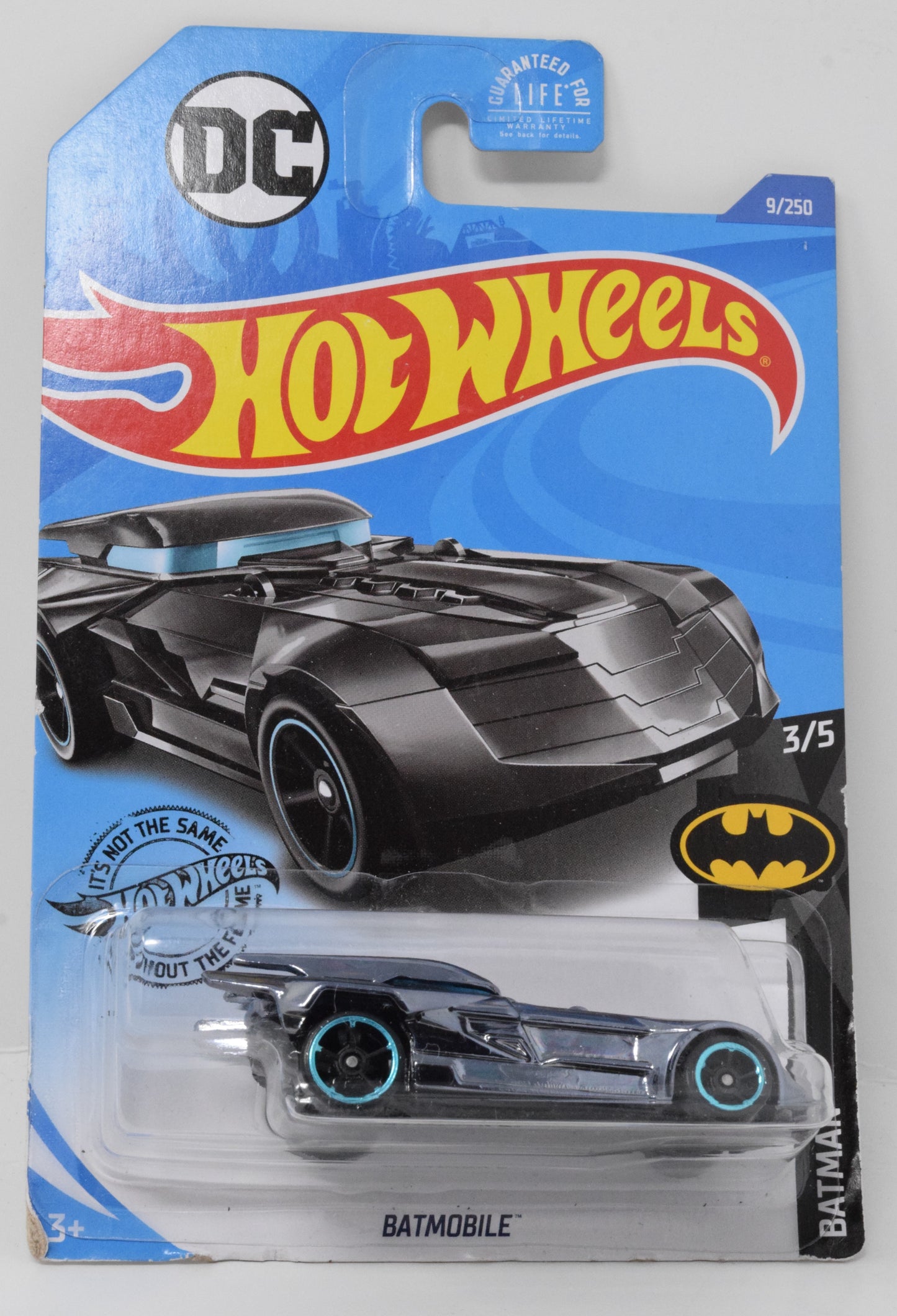Hot Wheels Batman BatMobile DC DieCast Car 3/5 9/250 New