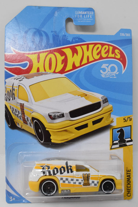 Hot Wheels Fandango Checkmate Rook 5/9 336 Yellow DieCast Car New