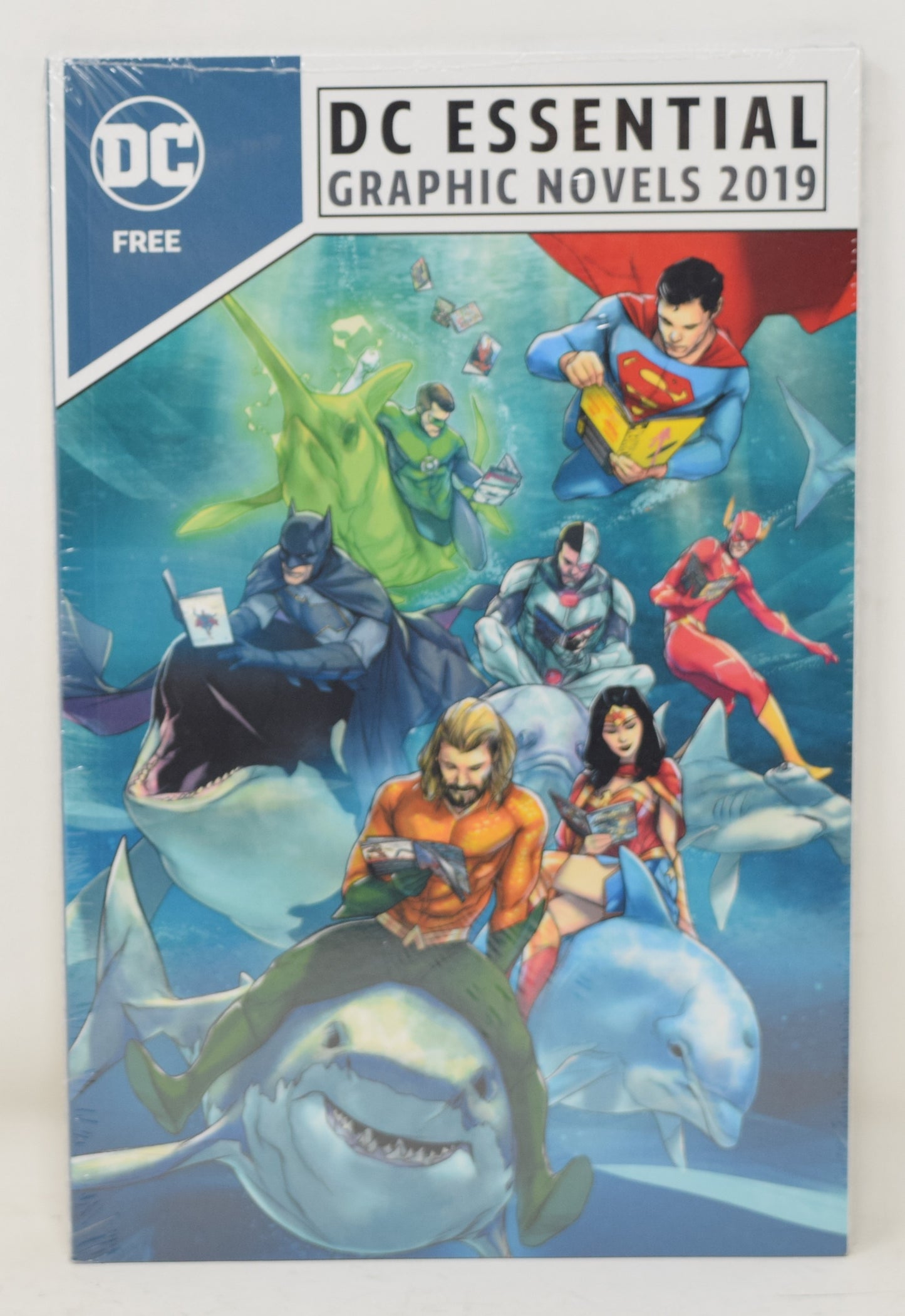 DC Essential Graphic Novels 2019 NM New