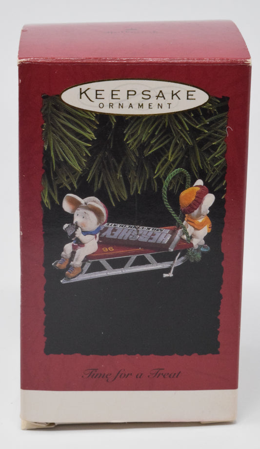 Hallmark Keepsake Time For a Treat Christmas Ornament 1996 NIB