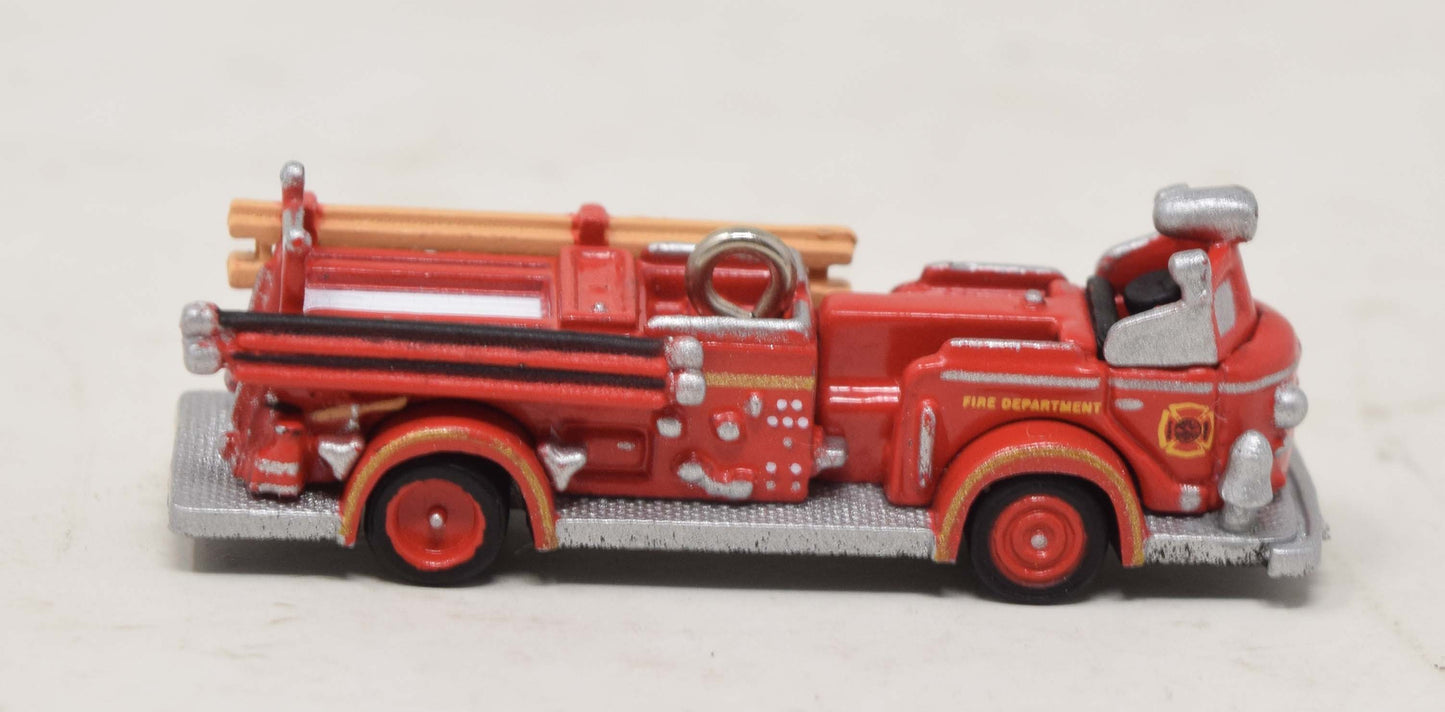 Hallmark Keepsake Ornament American LaFrance 700 Pumper Firetruck Christmas Tree 2005 NIB