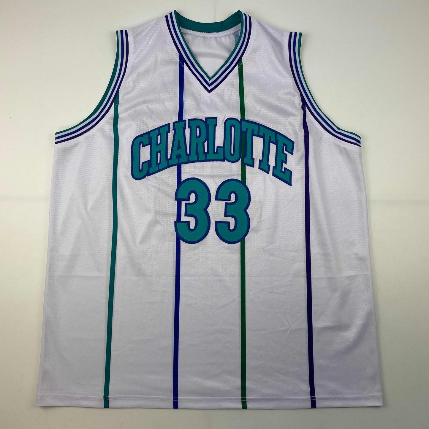 Autographed/Signed Alonzo Mourning Charlotte White Basketball Jersey JSA COA