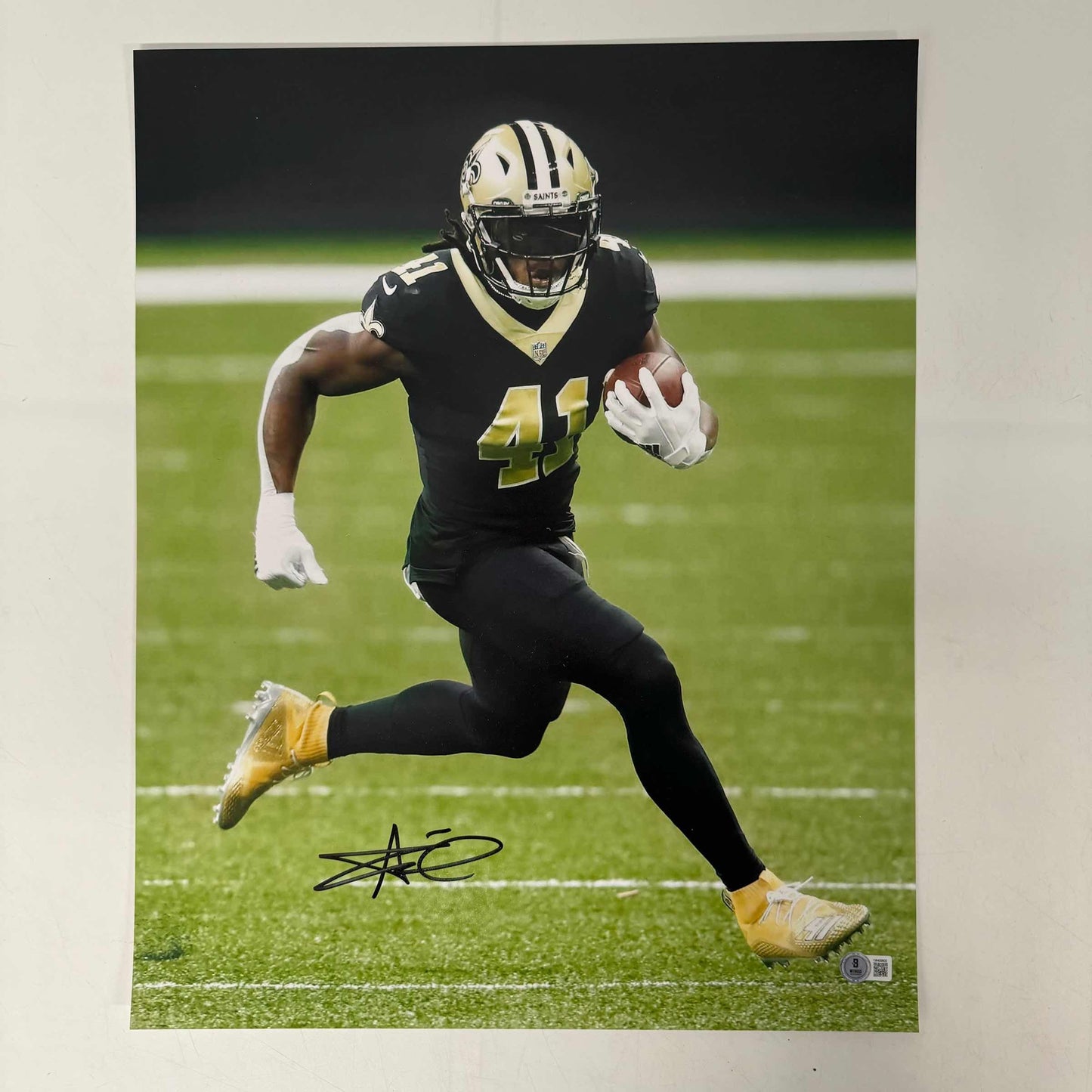 Autographed/Signed Alvin Kamara New Orleans Saints 16x20 Football Photo Beckett BAS COA #2 - Golden Apple Comics