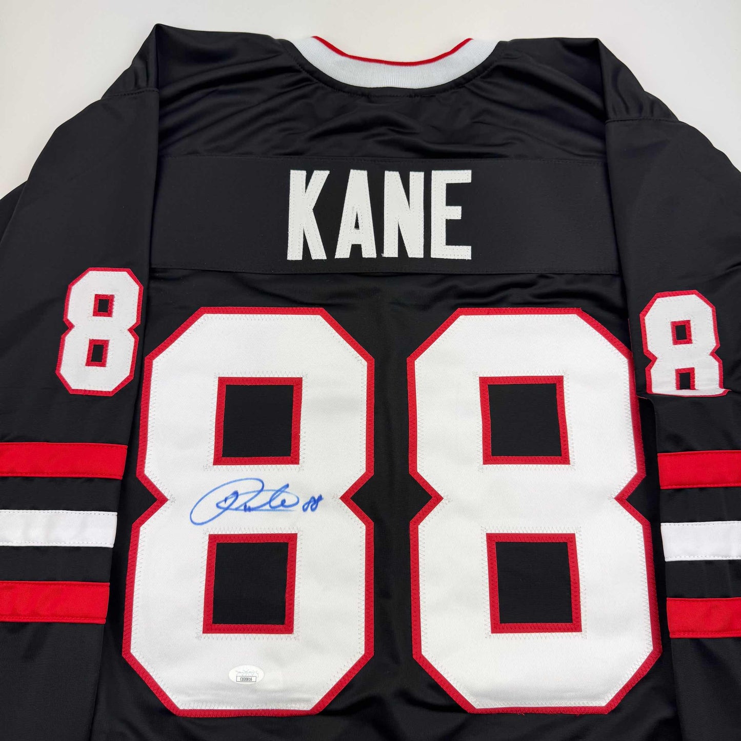 Autographed/Signed Patrick Kane Chicago Black Hockey Jersey JSA COA