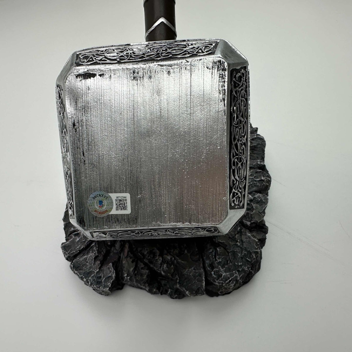 Autographed/Signed Chris Hemsworth Thor Mjolnir 17" Hammer with Base Marvel Avengers Infinity War End Game Replica Movie Prop Beckett BAS COA