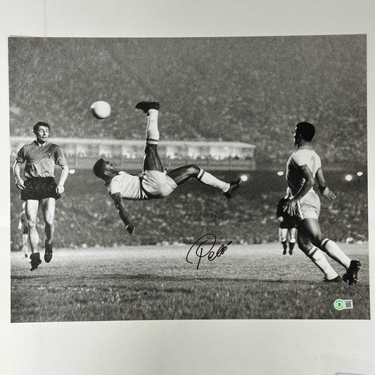 Autographed/Signed Pele Brazil Soccer Futbol 16x20 Photo Bicycle Kick Beckett BAS COA Auto