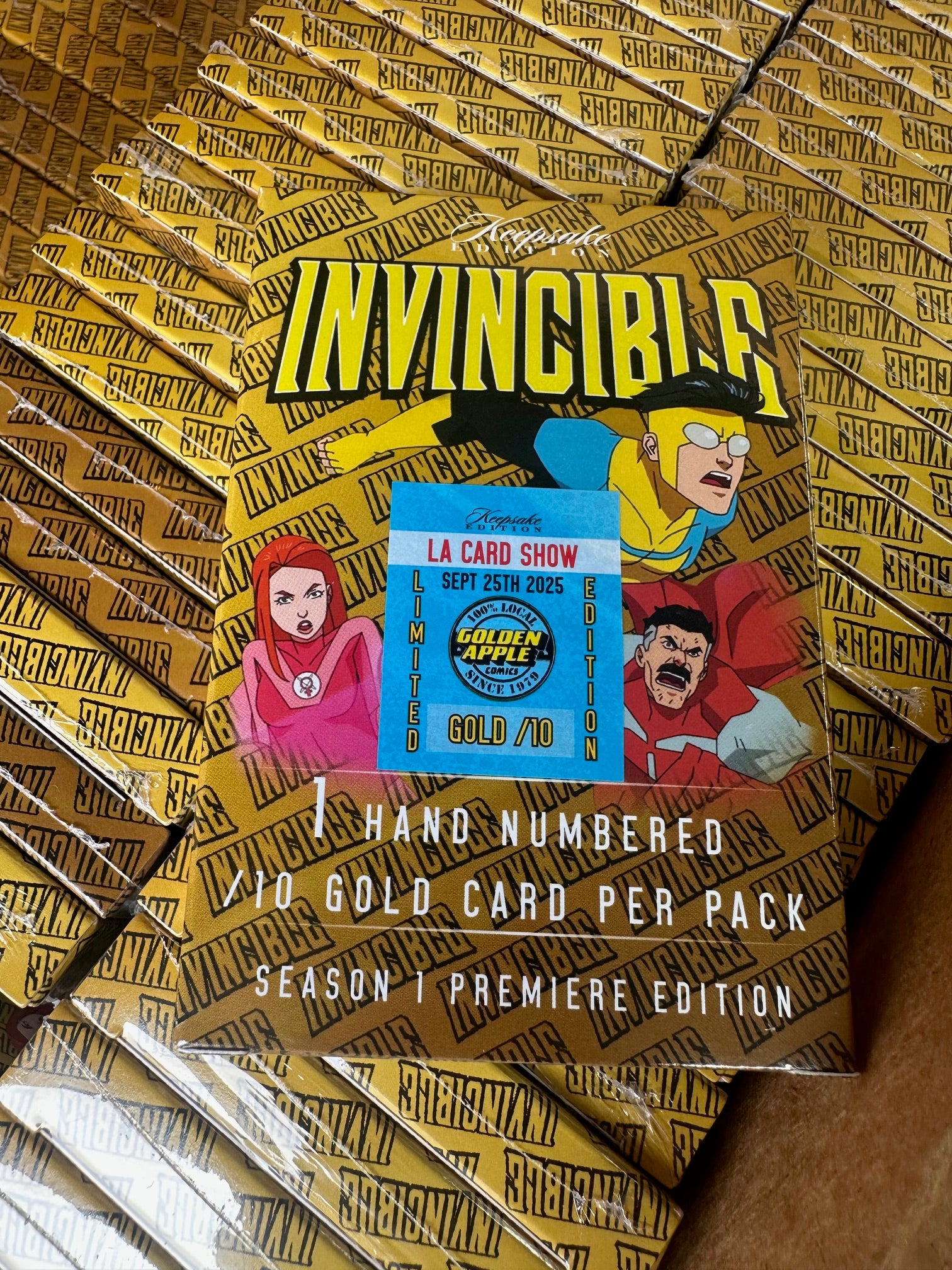 Invincible Season 1 2025 Keepsake Premiere Trading Cards Golden Apple Comics Gold /10 Exclusive - Golden Apple Comics