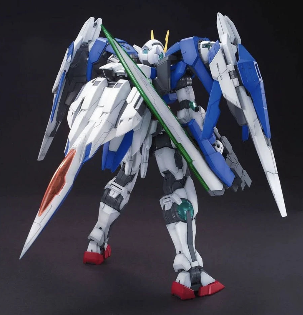 Bandai 2128733 1/100 MG 00 Raiser Mobile Suit GN-0000 (Gundam 00)