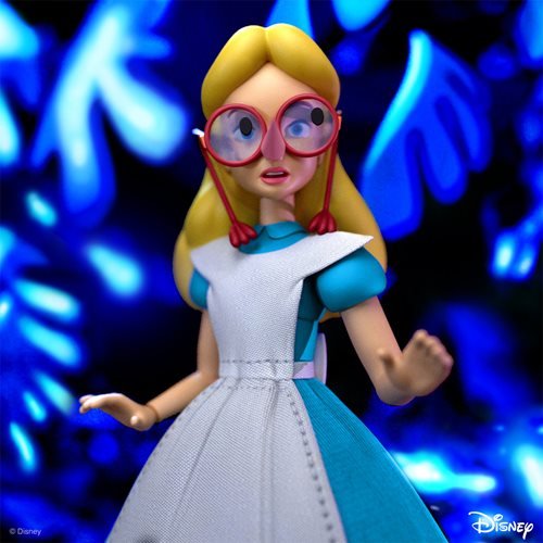 Disney Ultimates Alice in Wonderland - Alice Action Figure