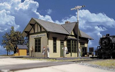 Walthers Cornerstone 3532 HO Golden Valley Depot Kit - Golden Apple Comics