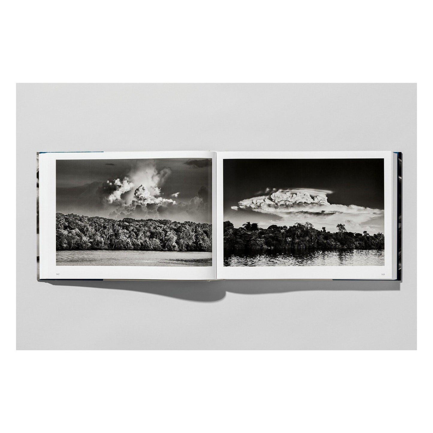 Sebastião Salgado. Amazônia (English)