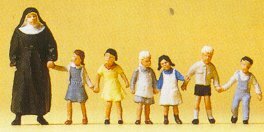 Preiser 10401 HO Scale Pedestrians -- Nun w/Small Children