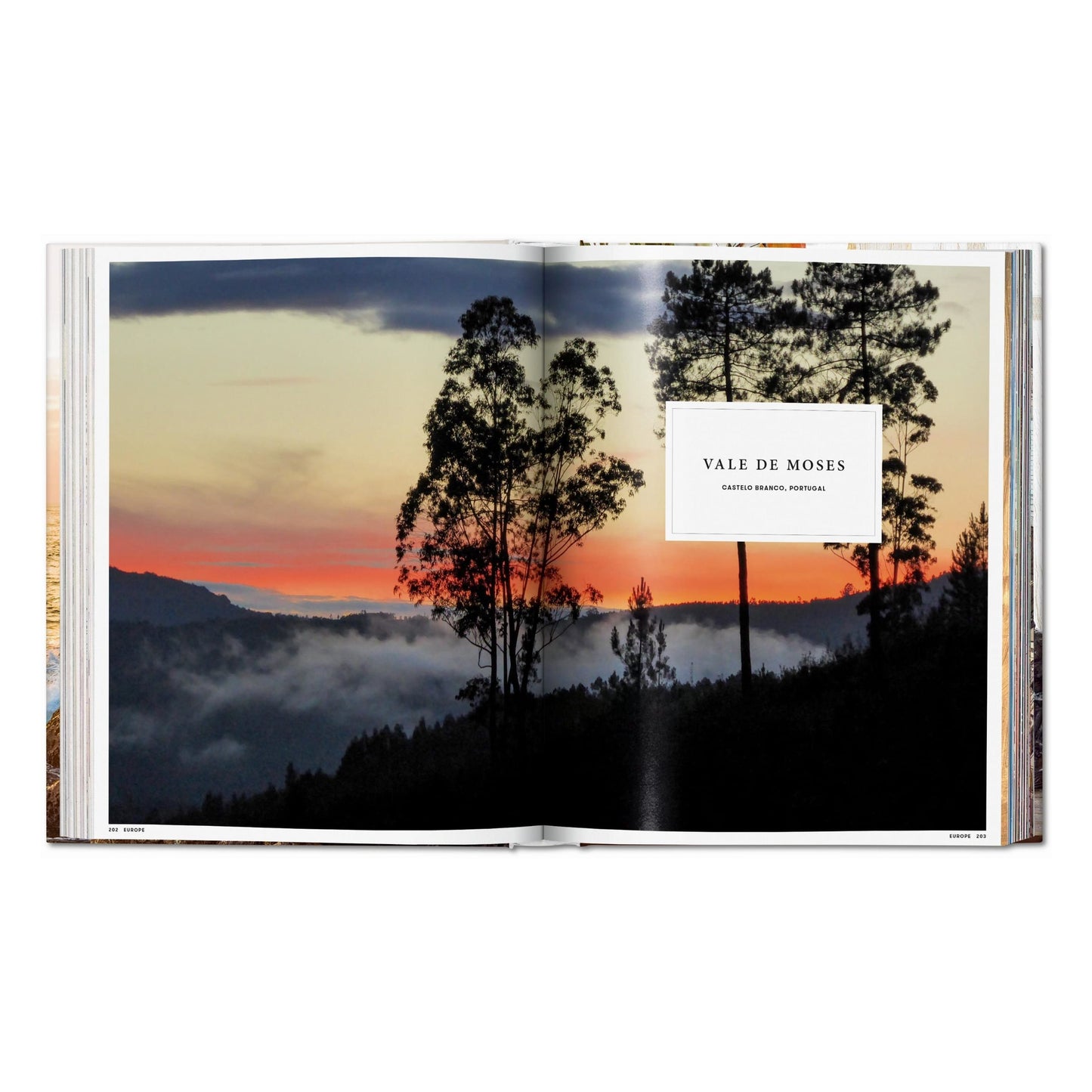 Great Escapes Yoga. The Retreat Book (German, French, English)