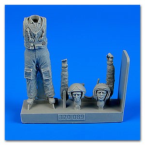 Aerobonus 320089 1/32 Soviet Pilot w/Lift Jacket Cold War (Standing)
