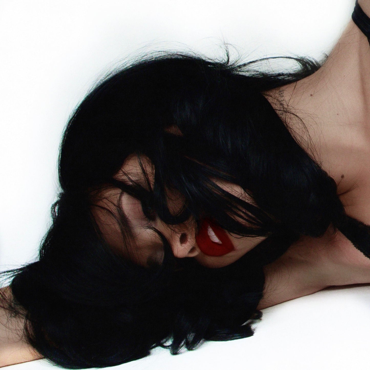 PRE-ORDER Nessa Barrett - Tough Love [Bleediing Heart Vinyl] [Vinyl]