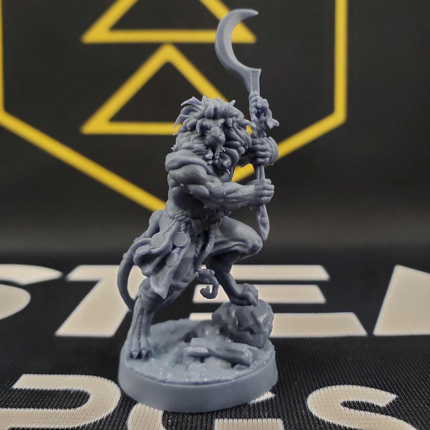 Leorin Warblade: Sculpt 3 (Male Leonin Barbarian) - Golden Apple Comics