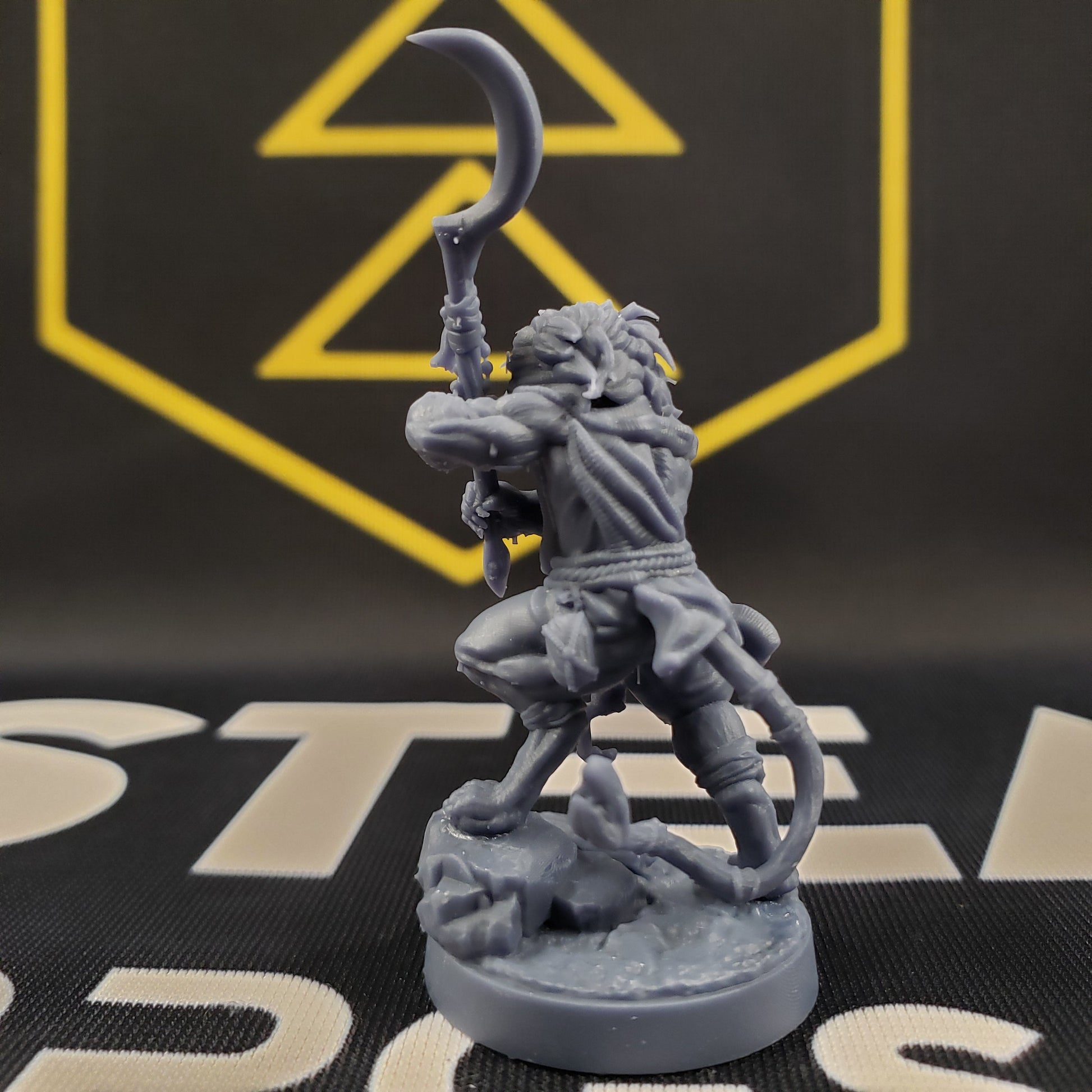 Leorin Warblade: Sculpt 3 (Male Leonin Barbarian) - Golden Apple Comics