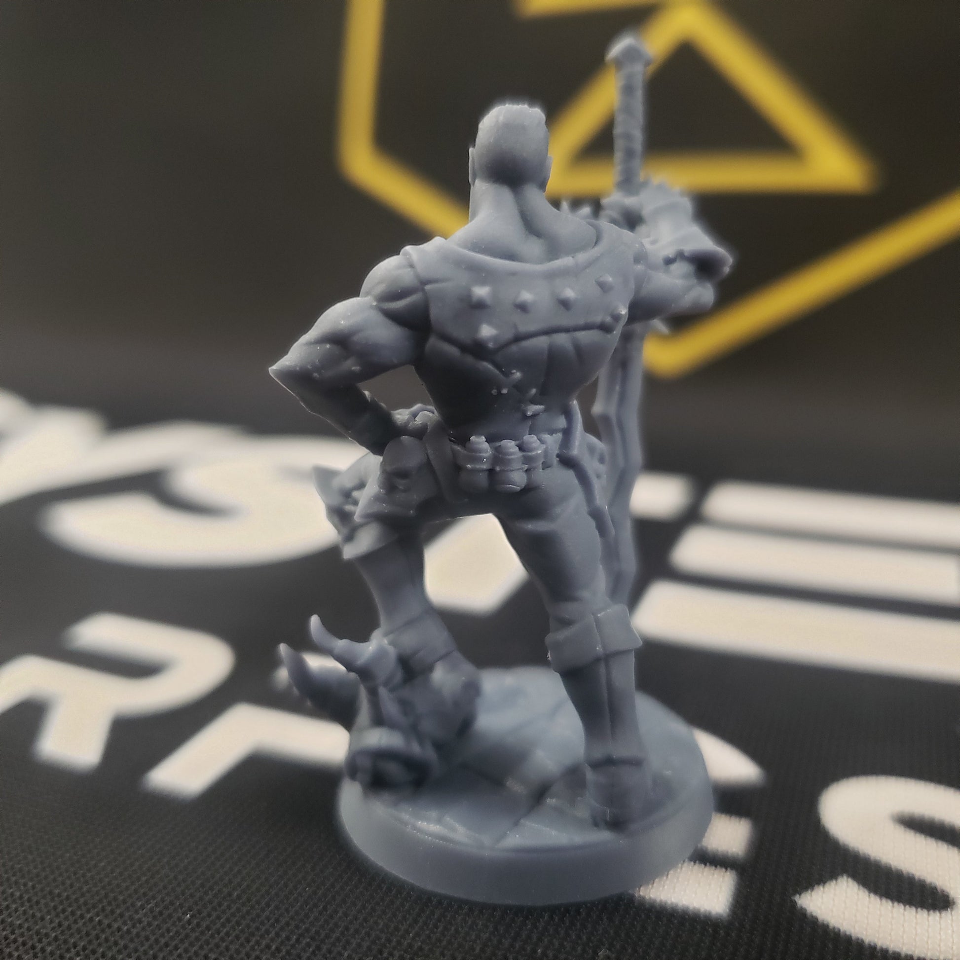 Tino Kobold-Bane (Male Human Barbarian) - Golden Apple Comics
