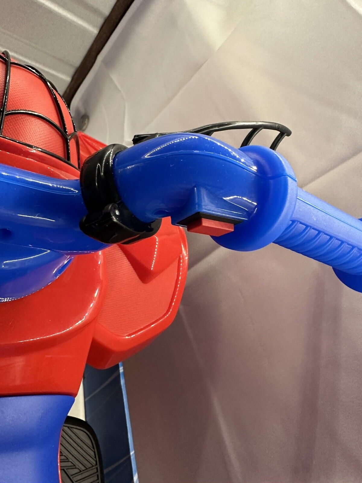 Spider-Man 6V Ride On with Light Up Handle Bars - Brand New in Box!