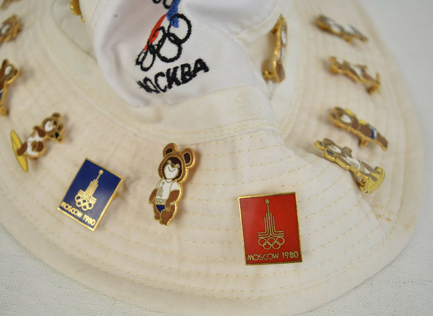 Moscow Olympics 1980 Russia Fishing Cap Hat 17 Mischa Bear Pins Buttons