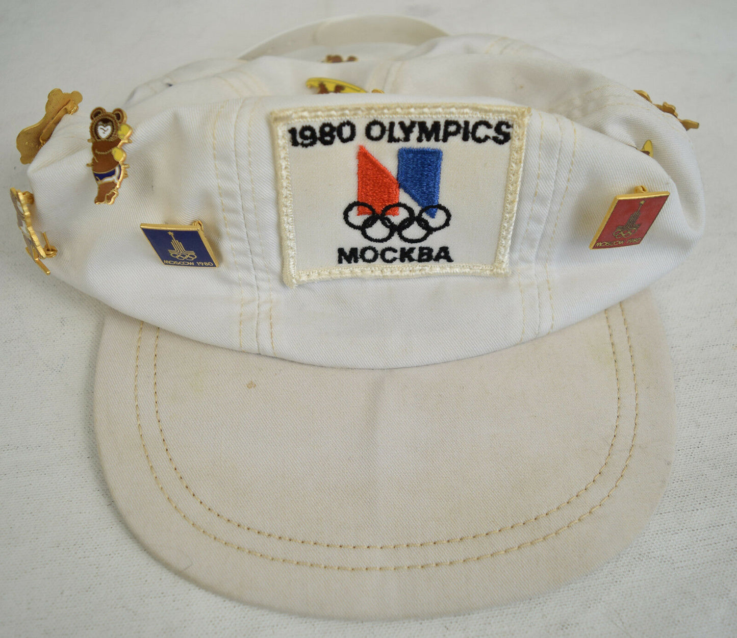 Moscow Olympics 1980 Russia White Ball Cap Hat 14 Mischa Bear Pins Buttons