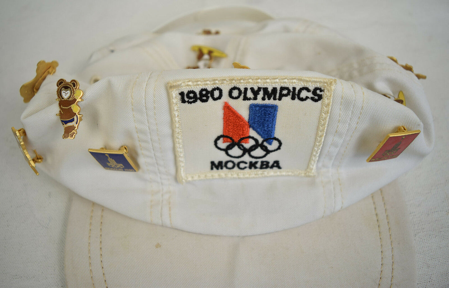 Moscow Olympics 1980 Russia White Ball Cap Hat 14 Mischa Bear Pins Buttons