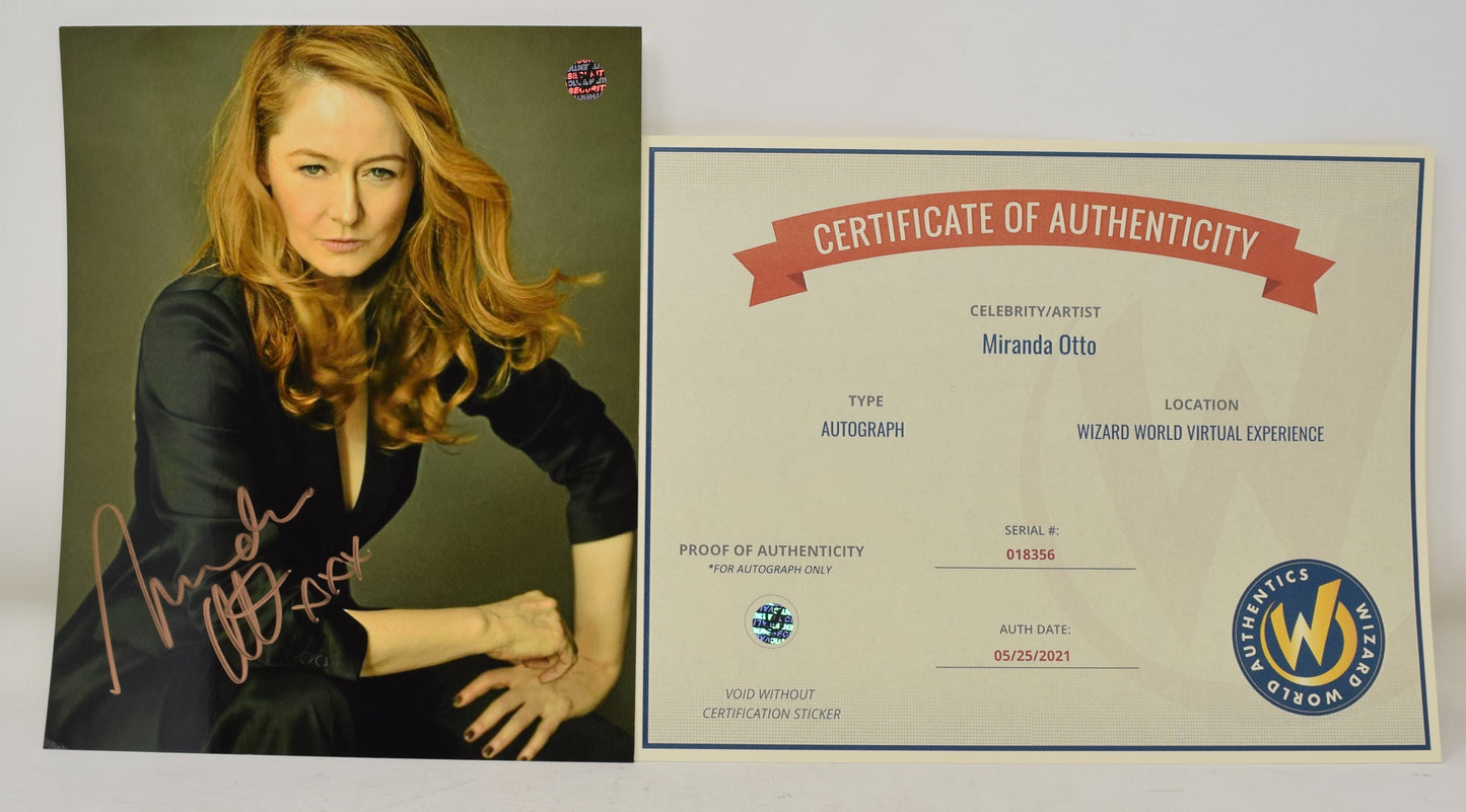 Miranda Otto Sitting 3/4 Shot Signed Autograph 8 x 10 Photo COA