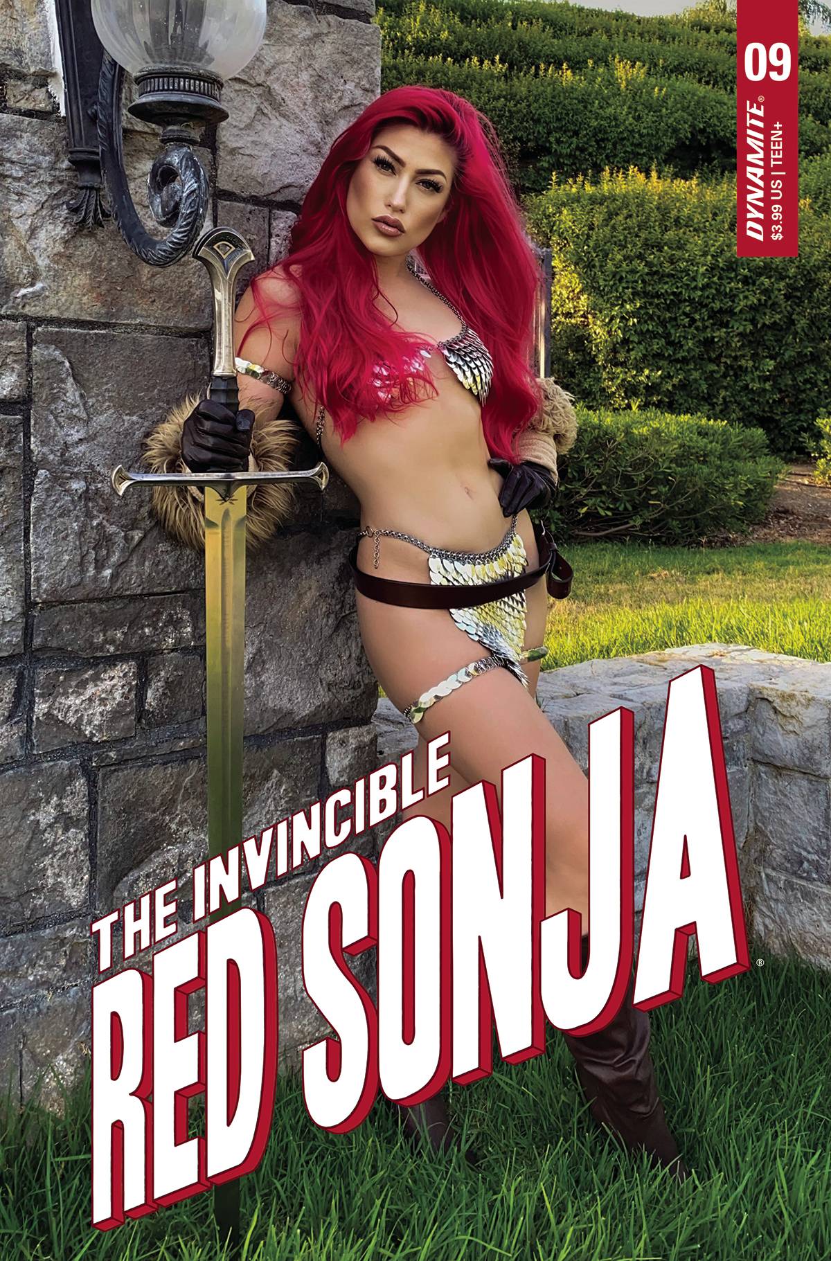 Invincible Red Sonja #9 E Cosplay Variant (06/08/2022) Dynamite